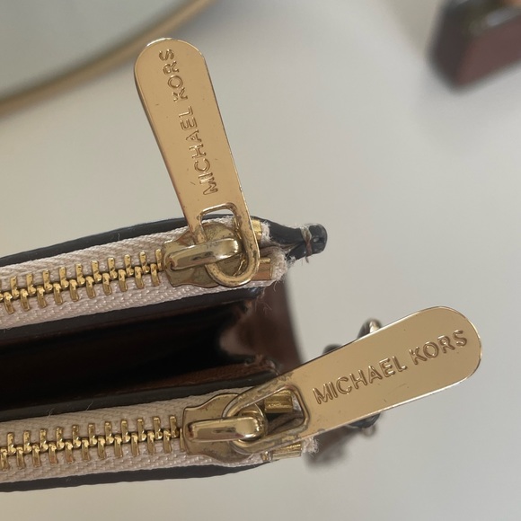 Michael Kors Jet set double zip wallet - Picture 11 of 16